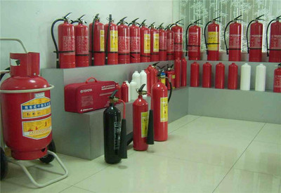 北京滅火器年檢朝陽南磨房火場(chǎng)穿行身要低,逃生選擇跑樓梯